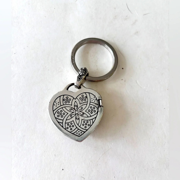 Brighton Heart Photo Locket Keychain Purse Fob Keyring Silver Plated Floral. - Picture 4 of 4